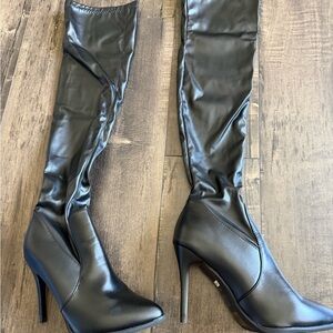 Black Knee-High Women's Boots